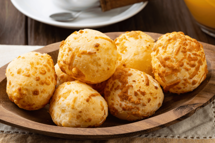 Aprenda a Fazer um Delicioso Pão de Queijo de Liquidificador Fácil e Irresistível