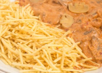 Strogonoff de Frango Fácil e Rápido