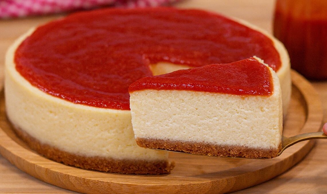 Cheesecake de Goiabada Cremoso e Leve | Fácil e Sem Gelatina