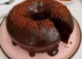 Bolo de Chocolate Fácil e Molhadinho 8 Bolo de Chocolate Fácil e Molhadinho