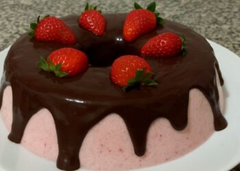 Pudim Sensação – A união perfeita entre morango e chocolate 7 Pudim Sensação – A união perfeita entre morango e chocolate