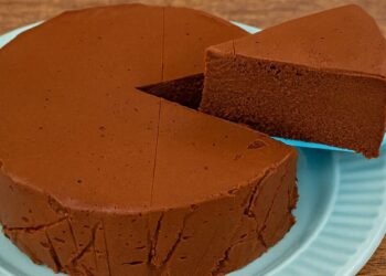Torta Mousse de Chocolate com 2 Ingredientes 5 Torta Mousse de Chocolate com 2 Ingredientes