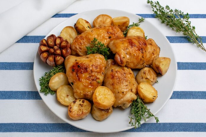 Frango com Batatas ao Forno – Receita Prática e Suculenta para o Dia a Dia