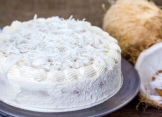 Bolo de Creme de Coco