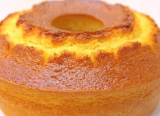 Bolo de Laranja Fofinho com Calda Brilhante