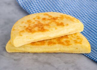 Pão de Queijo de Frigideira Simples e Rápido – Pronto em Minutos