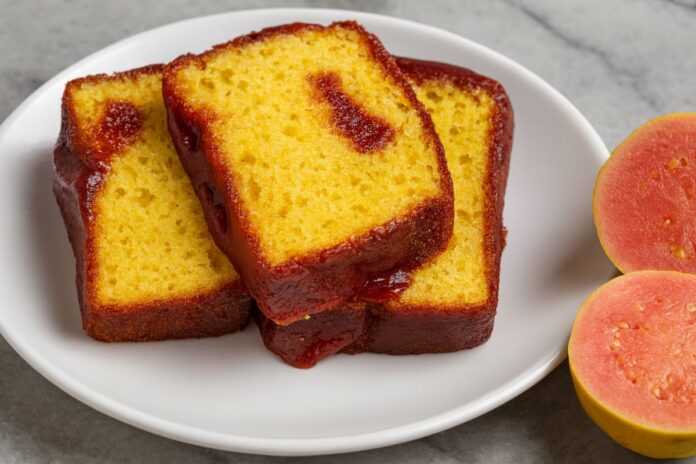 Bolo de Fubá com Goiabada de Liquidificador
