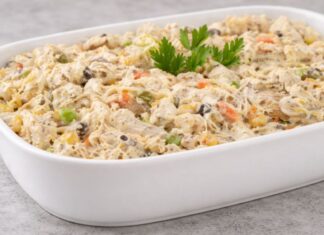 Salpicão Tradicional de Natal com Frango Desfiado