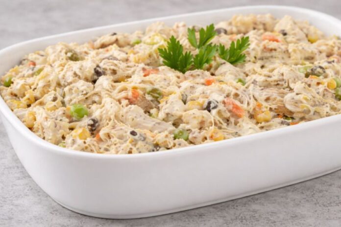 Salpicão Tradicional de Natal com Frango Desfiado