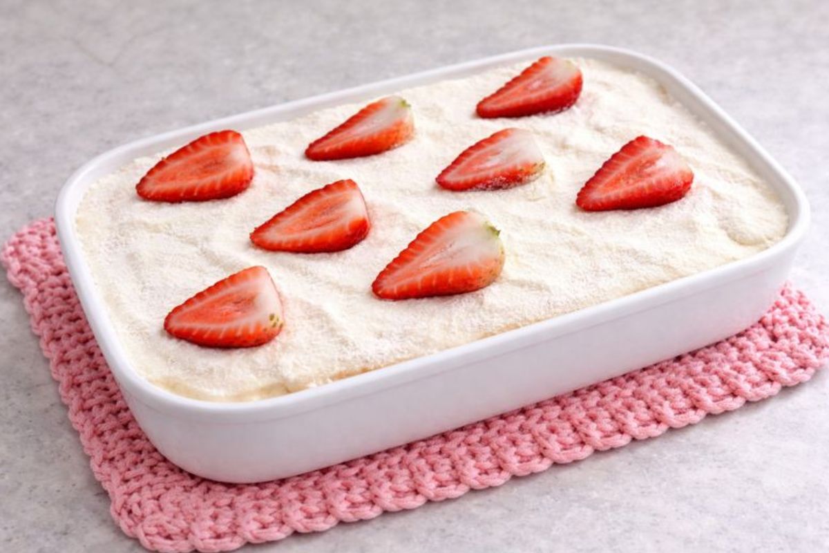 Pavê de Morango na Travessa – Sobremesa Gelada Cremosa