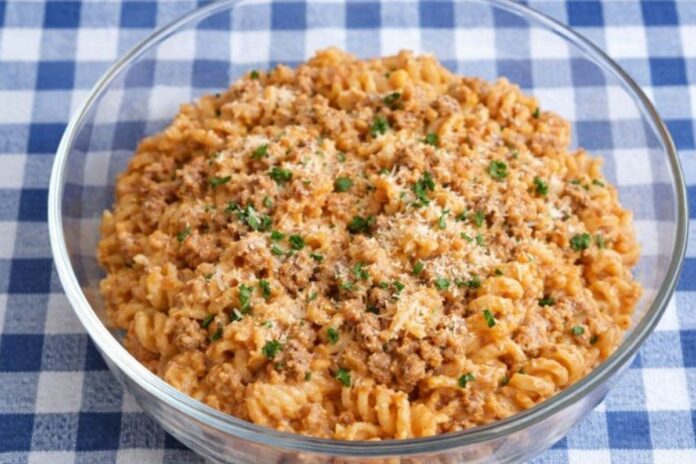 Macarrão de Uma Panela Só com Carne Moída