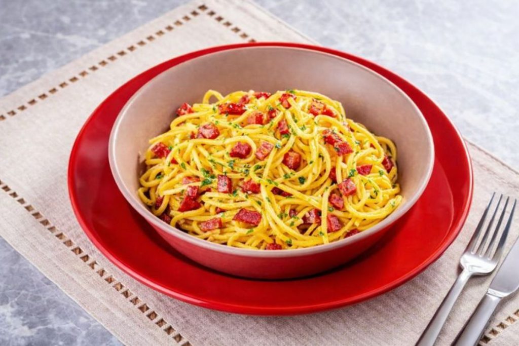 Macarrão Alho e Óleo com Linguiça