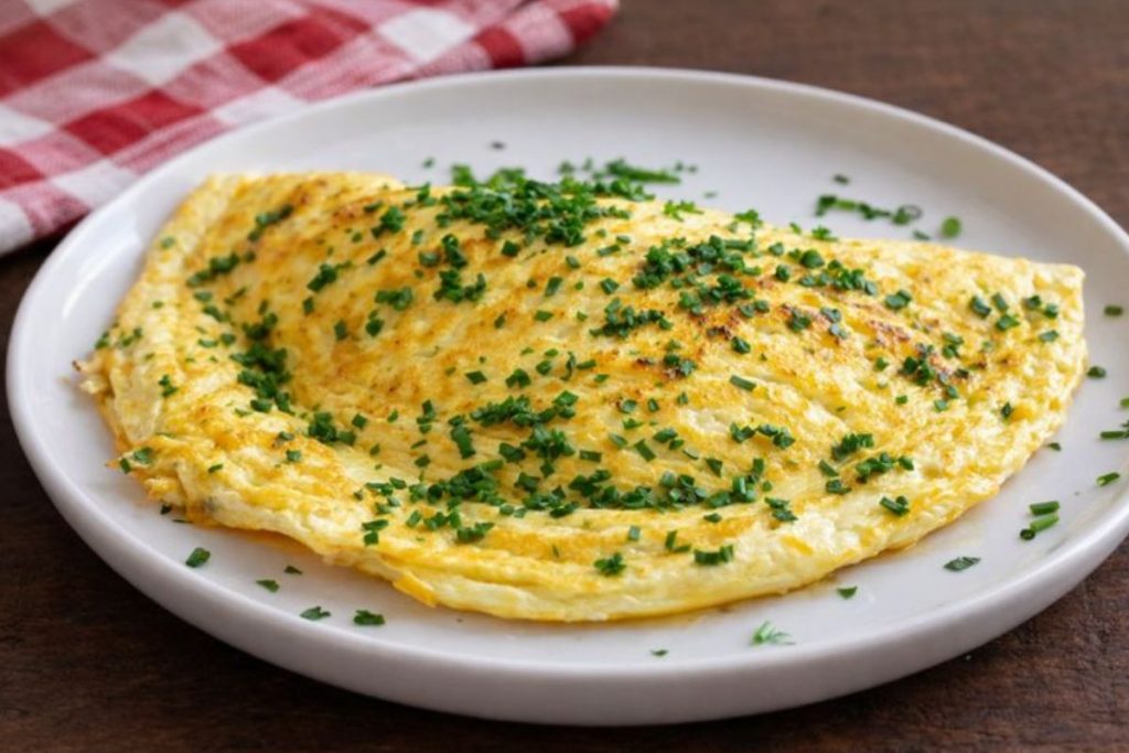 Omelete Simples com Textura Cremosa e Finalização Dourada