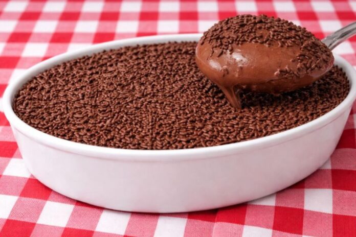 Brigadeiro de Colher Cremoso – Sobremesa Simples e Rápida