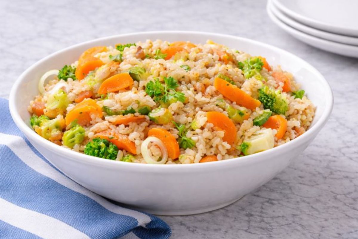 Arroz Integral com Legumes Refogados
